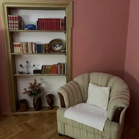 Billy Apartment